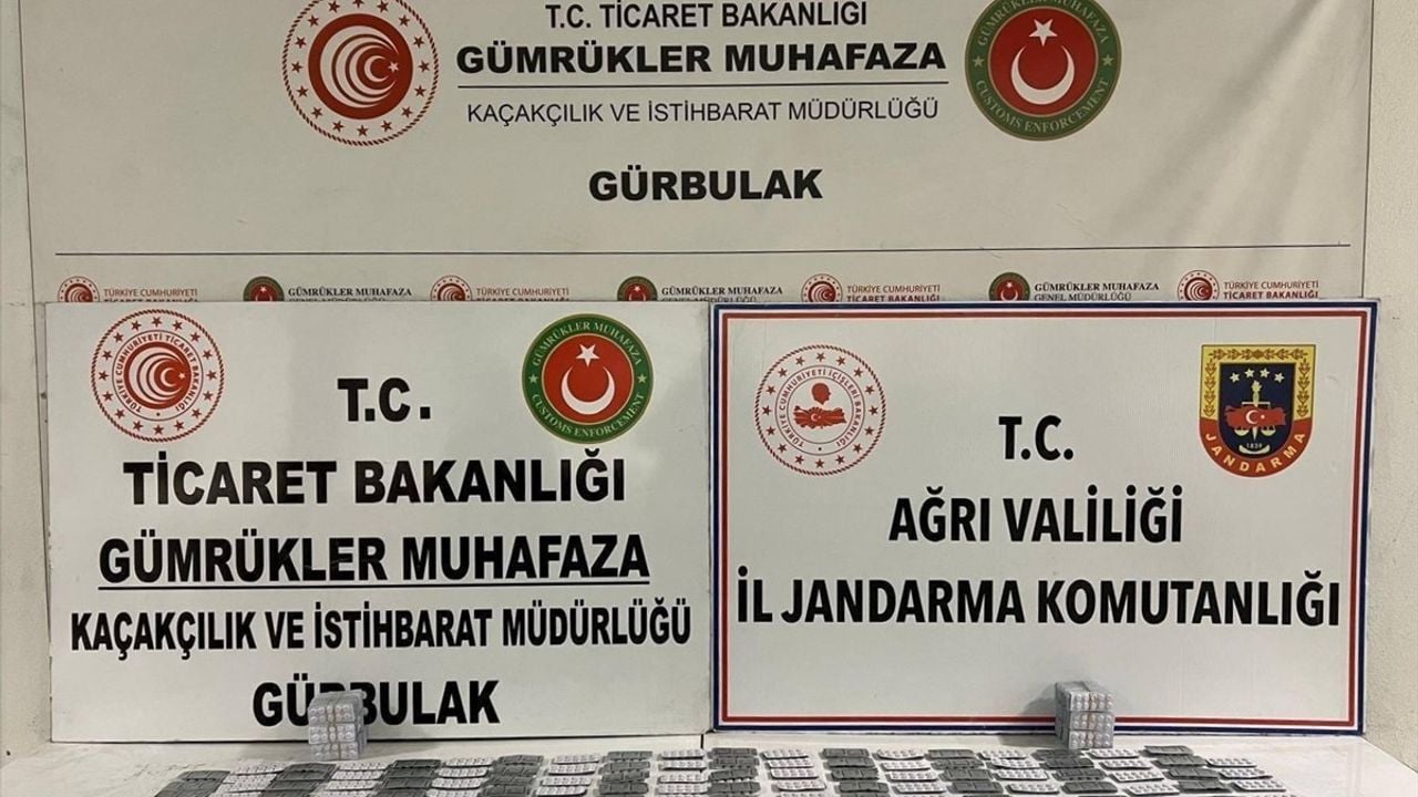 Ağrı'da Tır Dorsesinde 1 Kilo Sentetik Uyuşturucu Ele Geçirildi