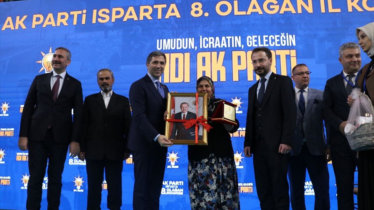 AK Parti Isparta 8. Olağan İl Kongresi: Zafer Sırakaya'dan Güçlü Mesajlar