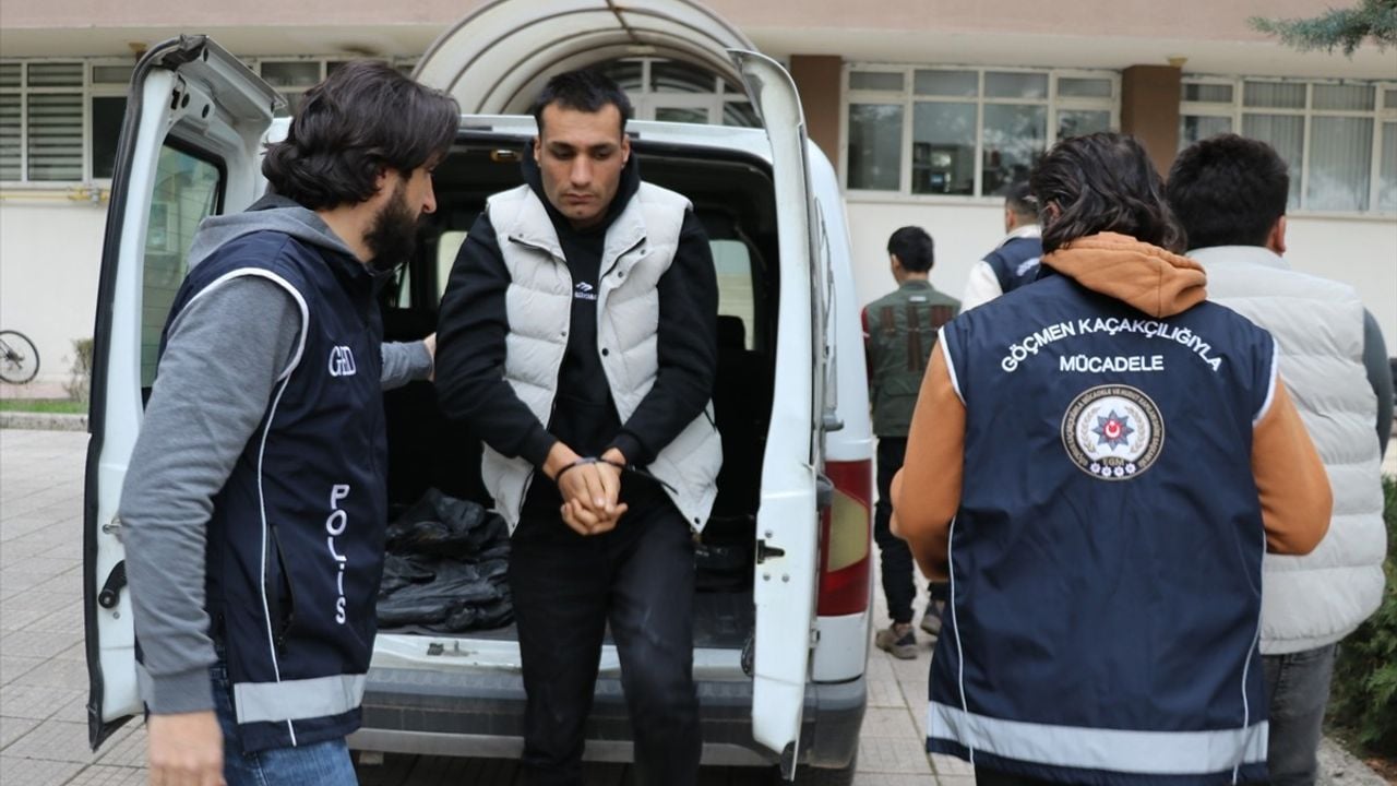 Amasya'da Düzensiz Göçmen Operasyonu: 4 Kişi Yakalandı