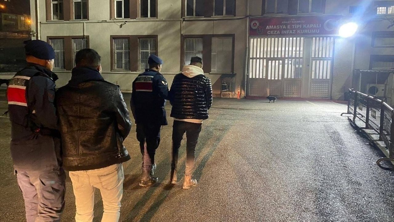 Amasya'da Uyuşturucu Operasyonu: 2 Zanlı Tutuklandı