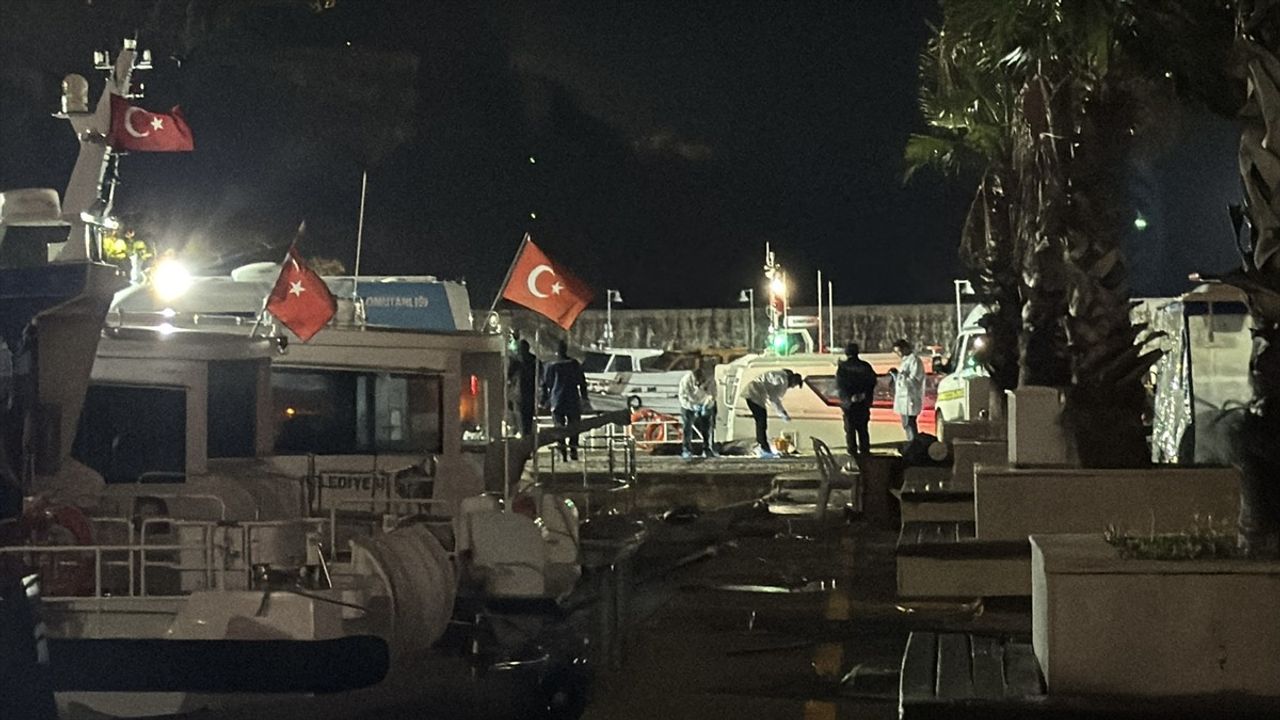 Antalya'da Denizde Erkek Cesedi Bulundu: Arama Çalışmaları Devam Ediyor