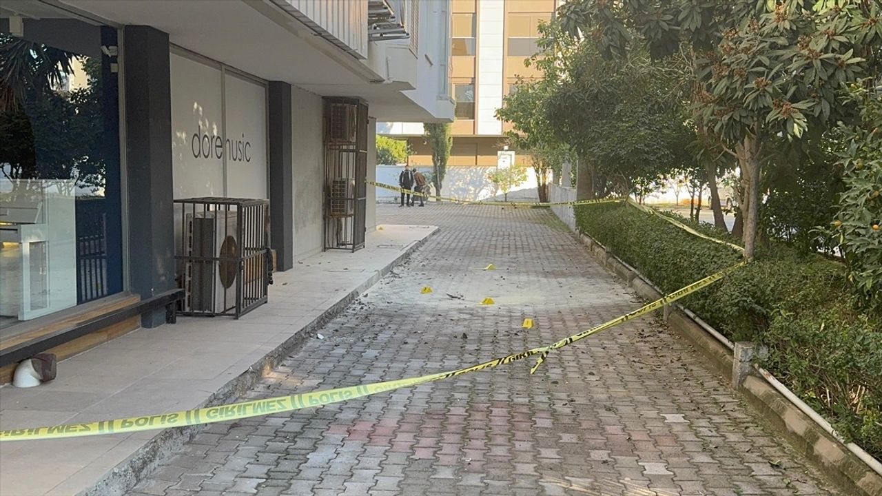 Antalya'da Eski Eşi Tarafından Yaktığı Kadın Hastaneye Kaldırıldı