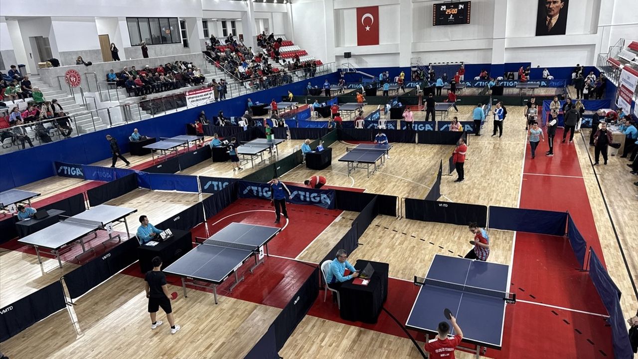 Antalya'da Özel Sporcular Türkiye Masa Tenisi Şampiyonası Başladı