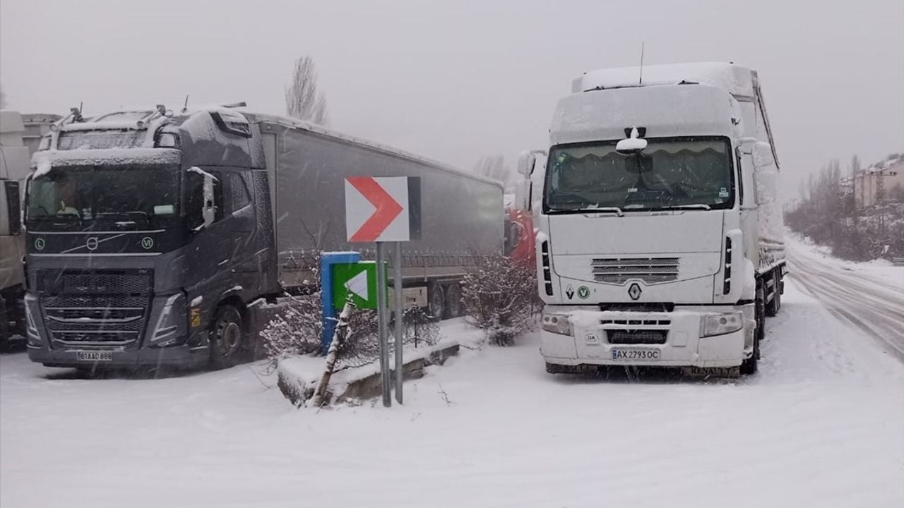 Ardahan-Şavşat ve Damal-Posof-Türkgözü Kara Yolları Ulaşıma Kapandı