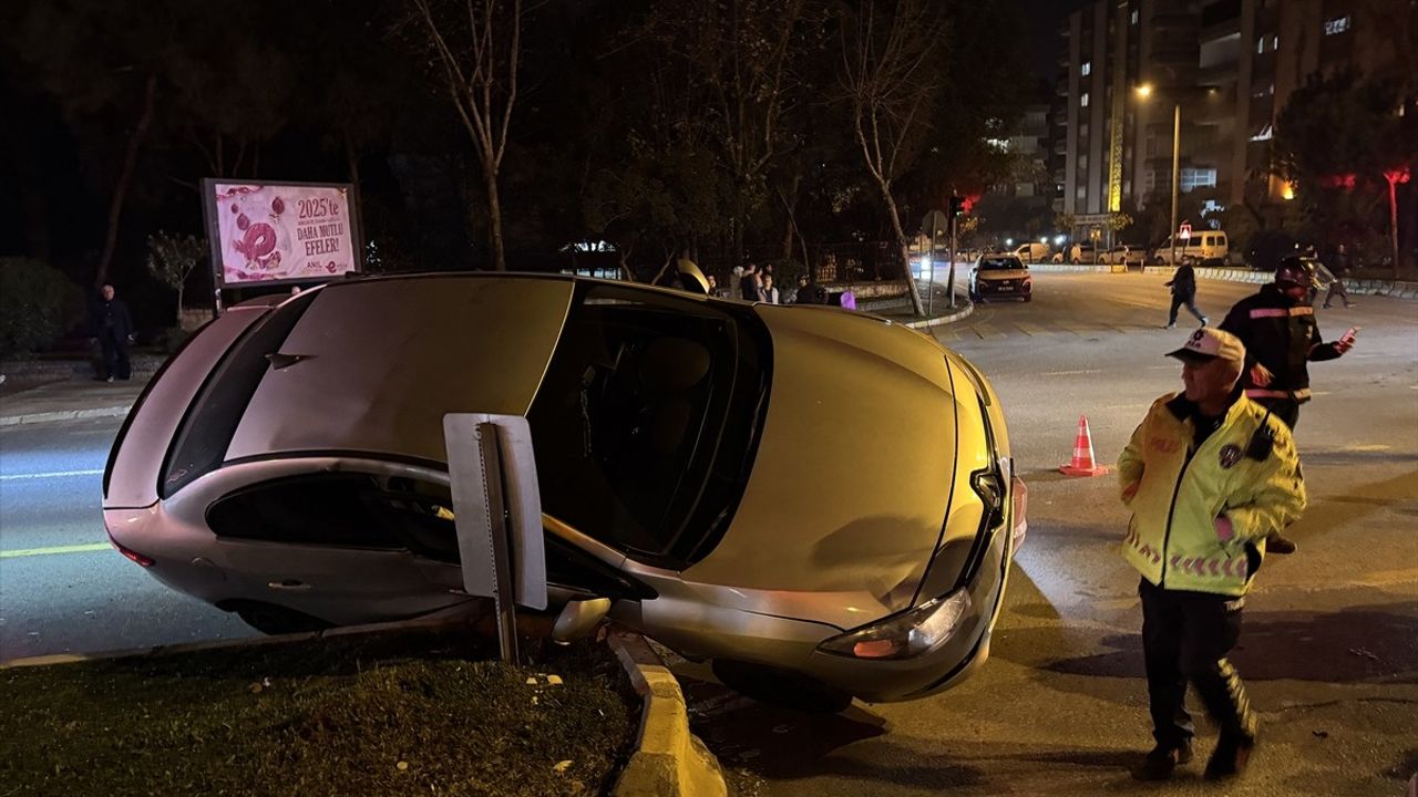 Aydın'da Otomobil Kazasında İki Kişi Yaralandı