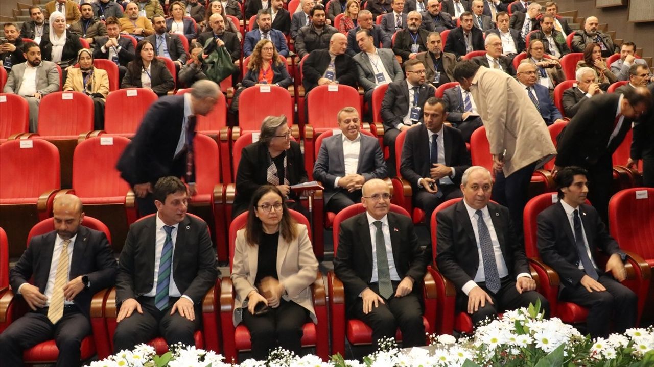 Bakan Şimşek Yalova'da İş Dünyasıyla Buluştu