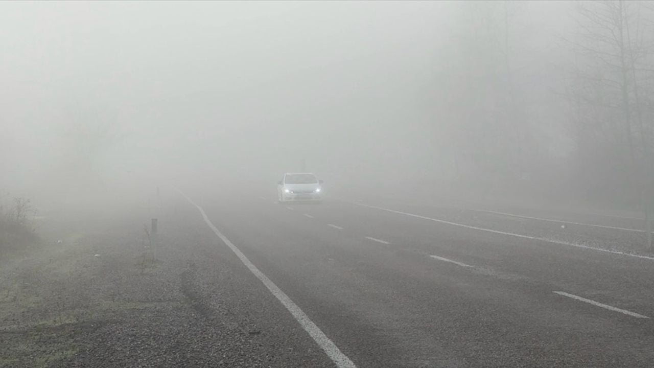 Bartın'da Sis Sebebiyle Trafik Aksamaları