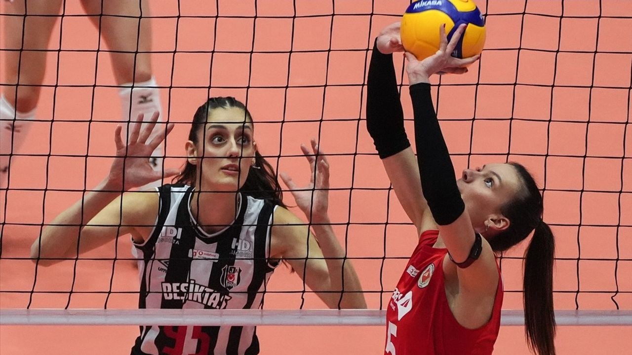 Beşiktaş, Vodafone Sultanlar Ligi'nde Aras Kargo'yu 3-1 Geçti