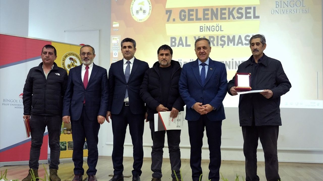 Bingöl'de 7. Geleneksel Bal Yarışması Ödül Töreni Gerçekleştirildi