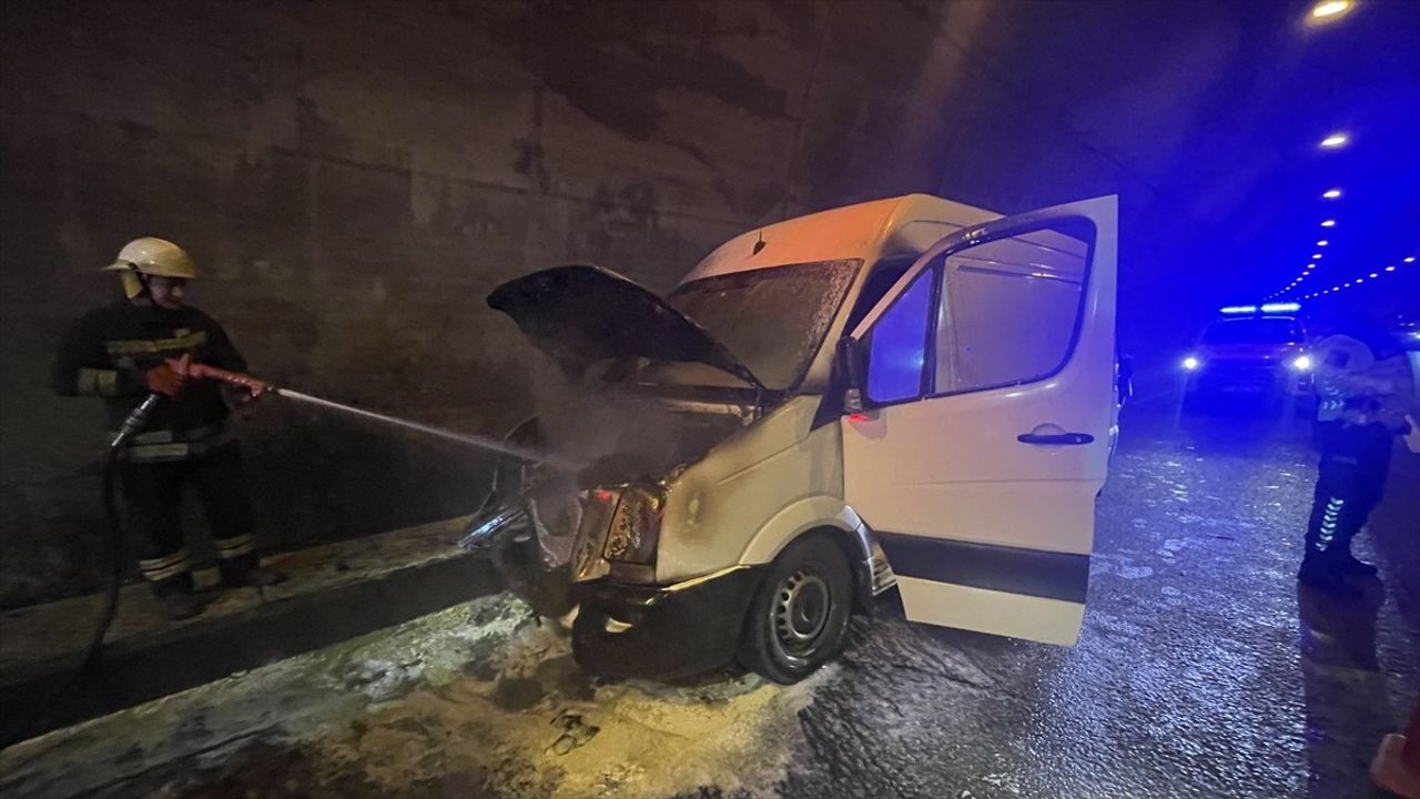 Bolu Dağı Tüneli'nde Yangın, Ulaşımı Aksattı