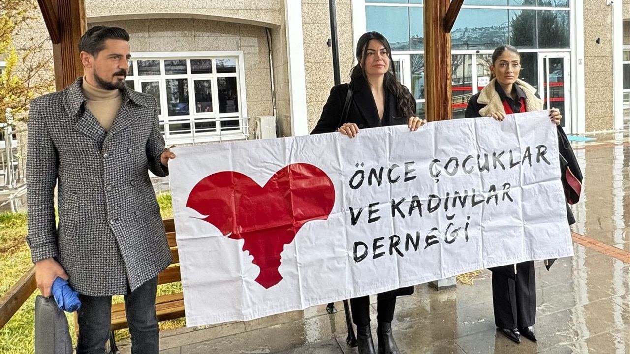 Burdur'da Özlem Şımarık'ın Cinayeti: 9 Sanığın Yargılanmasına Başlandı