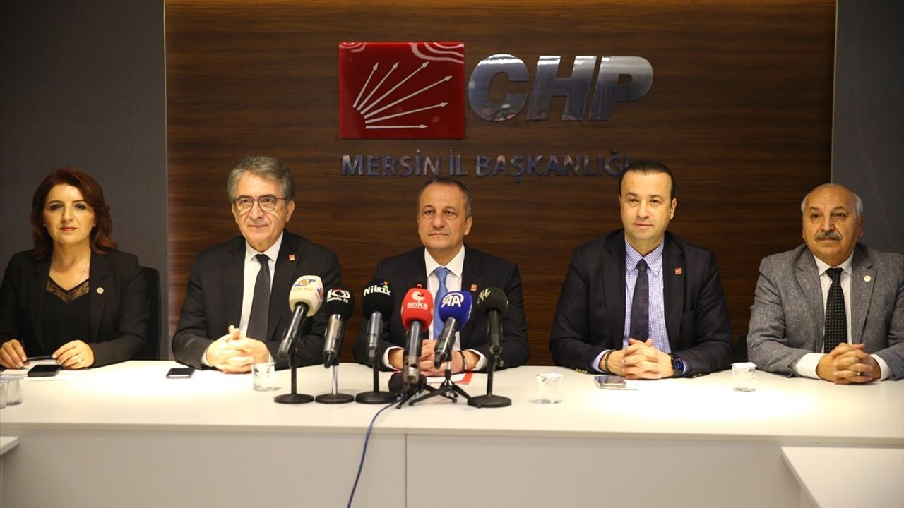 CHP Genel Başkan Yardımcıları Mersin'de Basın Toplantısı Düzenledi