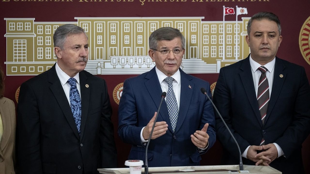 Davutoğlu, Suriye İçin Destek Çağrısı Yaptı