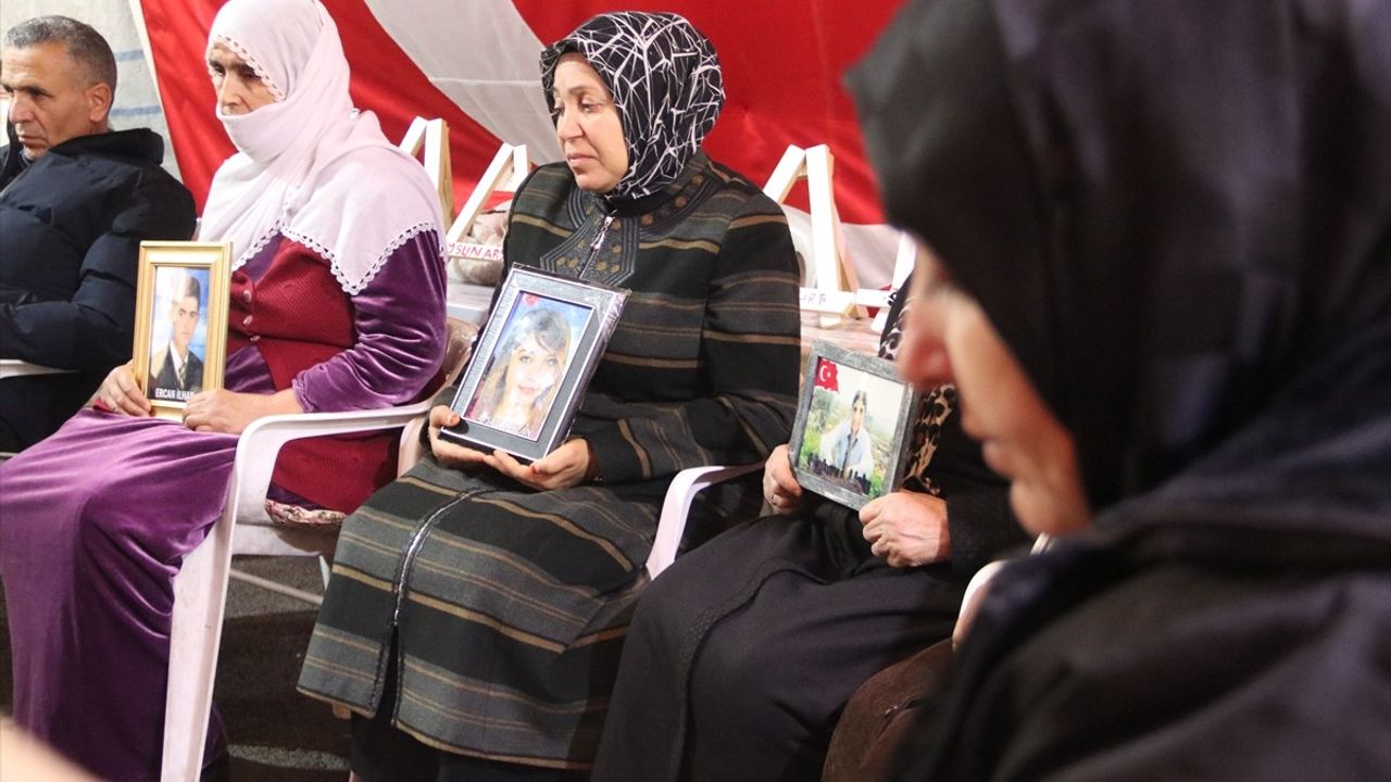 Diyarbakır Anneleri'nden Evlatlarına Teslim Ol Çağrısı