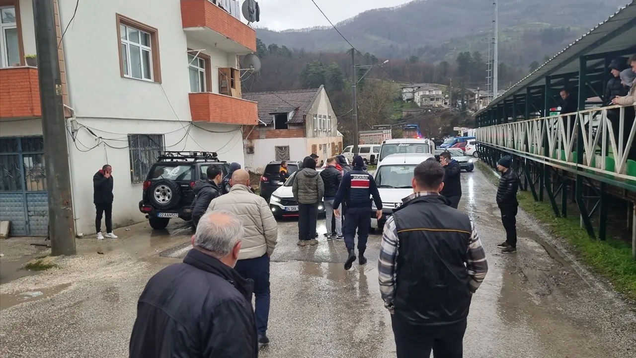 Düzce'de Süper Amatör Lig Maçı Olaylı Geçti: Karşılaşma Tatil Edildi