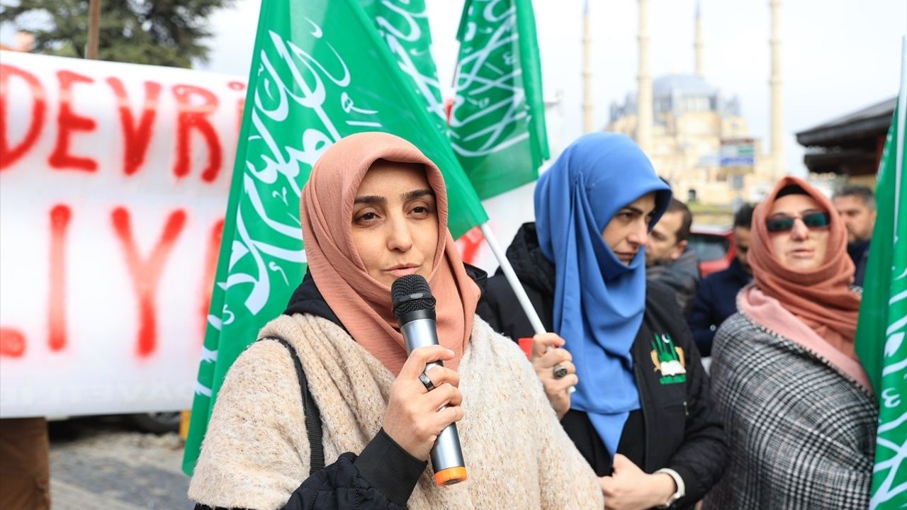 Edirne ve Tekirdağ'da Suriyeliler, Baas Rejiminin Çökmesini Kutladı