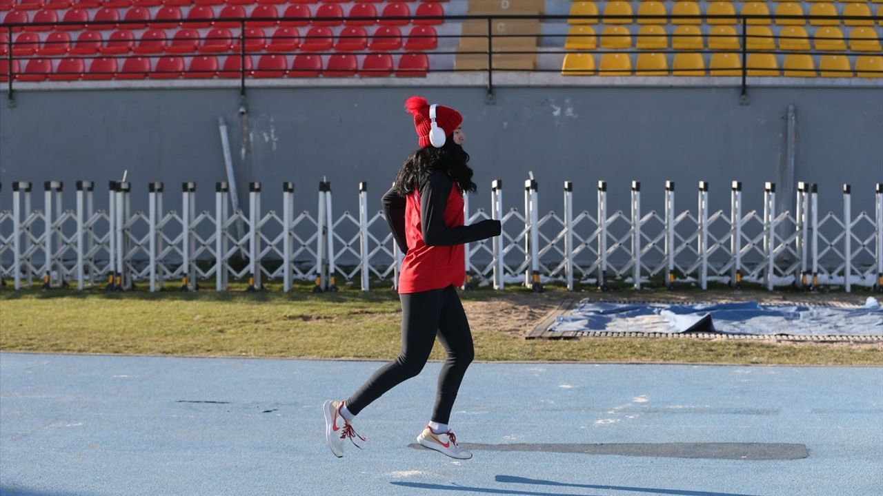 Emine Avşar: Hedefim Olimpiyatlarda Dünya Rekoru Kırmak