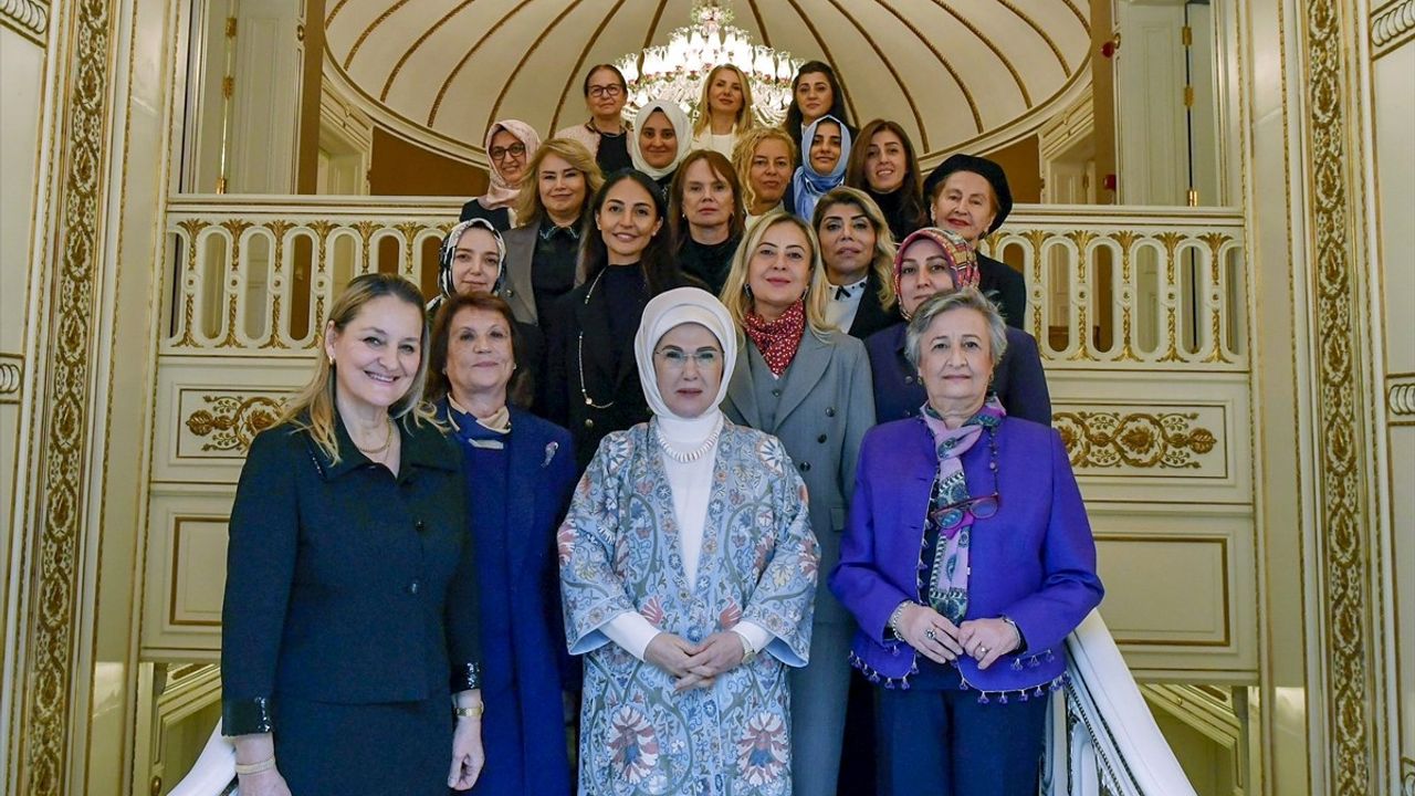 Emine Erdoğan, TOGEM-DER Yönetim Kurulu ile Buluştu