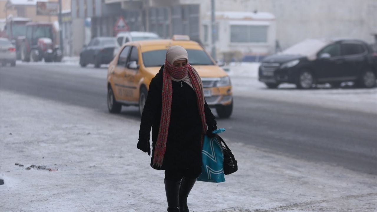 Erzurum'da Eksi 22 Derece: Dondurucu Soğuklar Etkisini Sürdürüyor