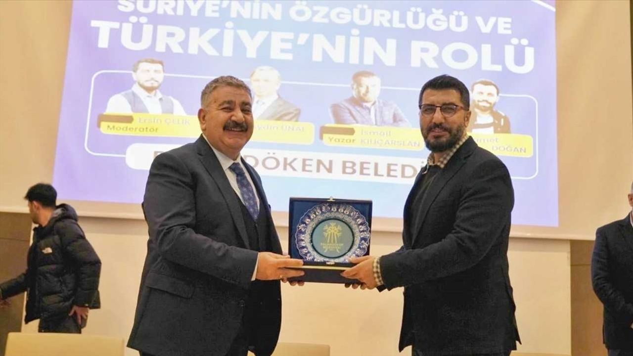 Erzurum'da 'Suriye'nin Özgürlüğü ve Türkiye'nin Rolü' Paneli Düzenlendi