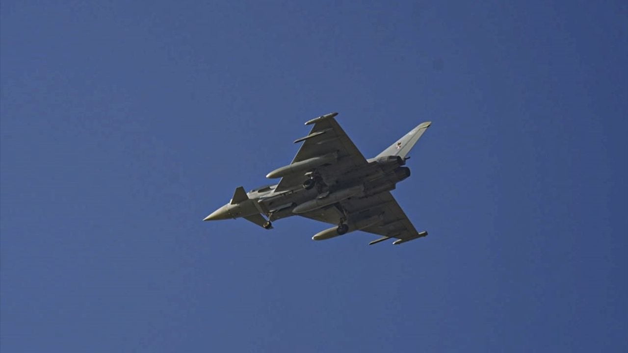 Eurofighter Typhoon Savaş Uçağı Mürted Hava Üssü'ne İndi