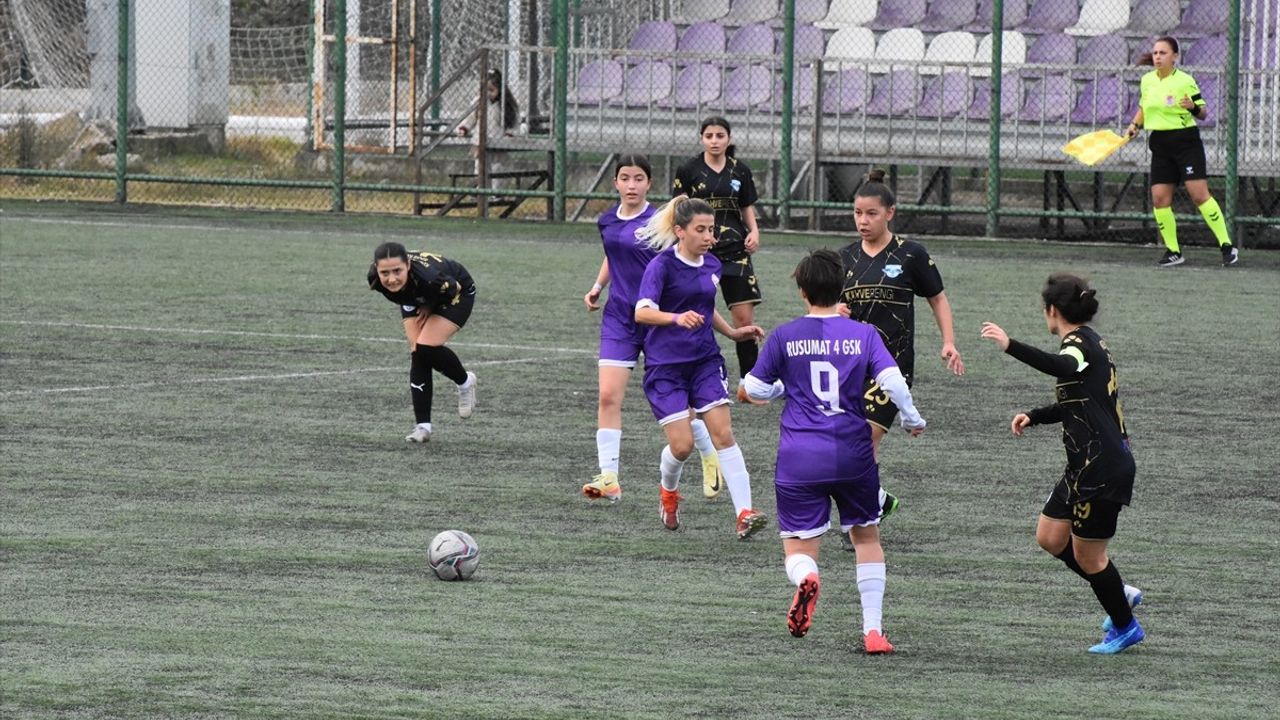 Ezgi Yurdakul'dan Aile Takımına: Futbol Aşkı Bizi Birleştiriyor