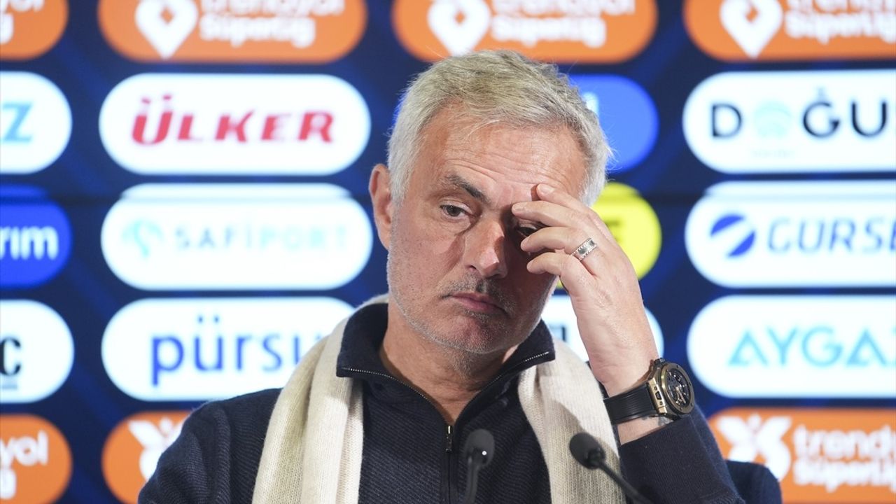 Fenerbahçe'nin Zaferine Mourinho'dan Taktiksel Yorumlar