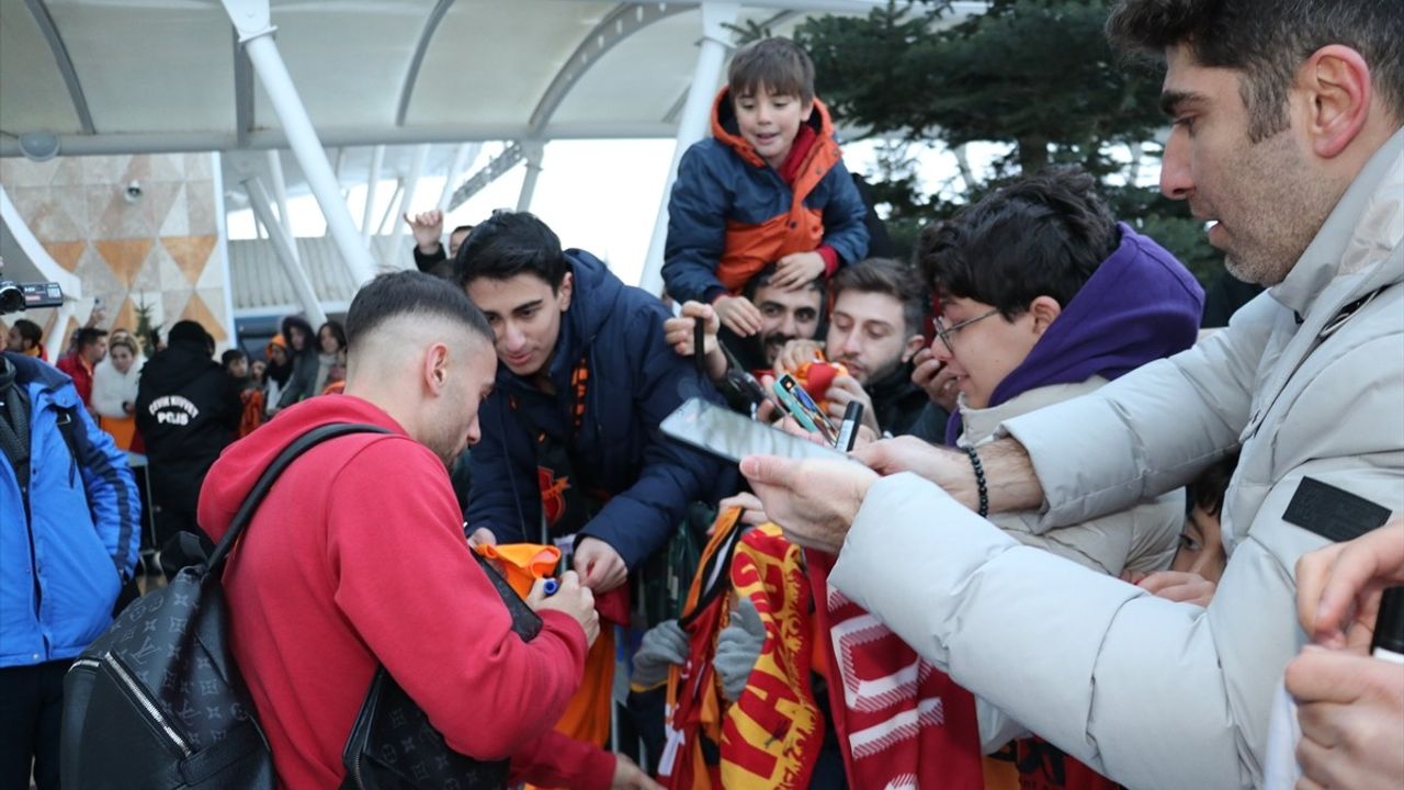 Galatasaray Sivas'a Geldi: Taraftar Karşıladı