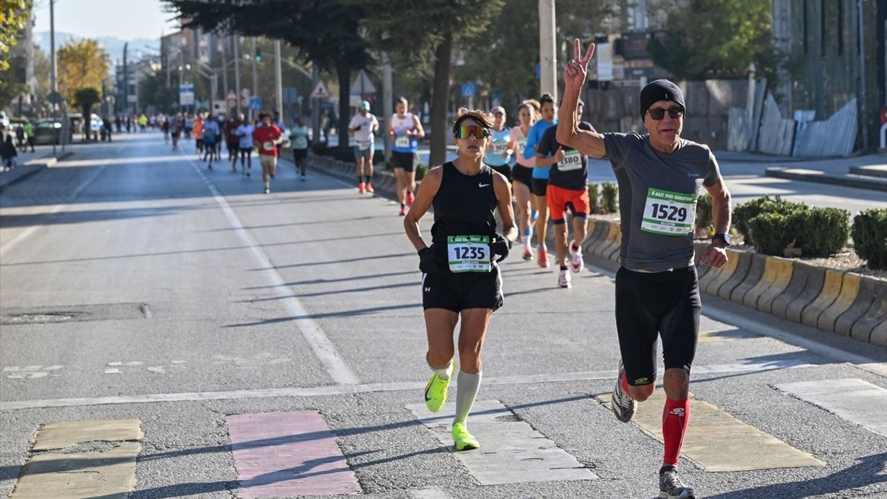 Gaziantep'te 6. Gazi Yarı Maratonu ve Halk Koşusu Tamamlandı