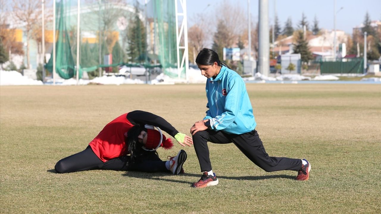 Görme Engelli Atlet Gamze Demirci, Türkiye Şampiyonu Oldu
