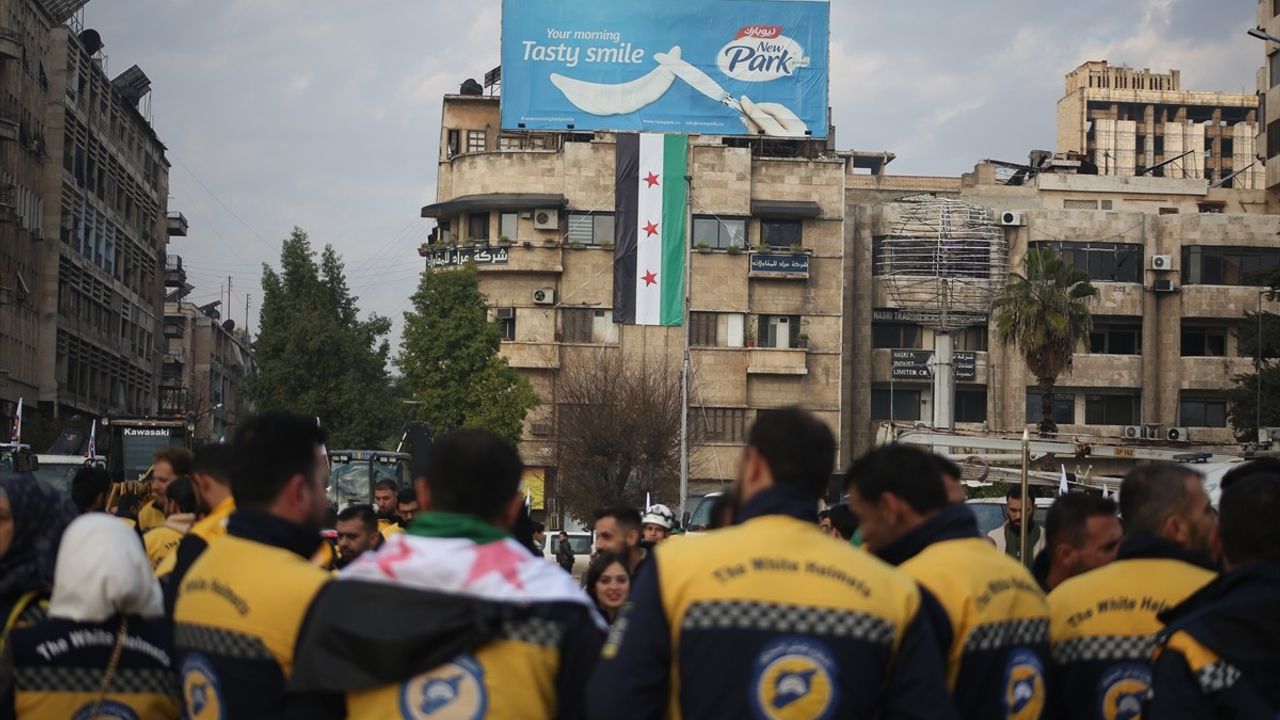 Halep'te 'Geri Döndük Halep' Kampanyasıyla Yeniden İnşa Başladı