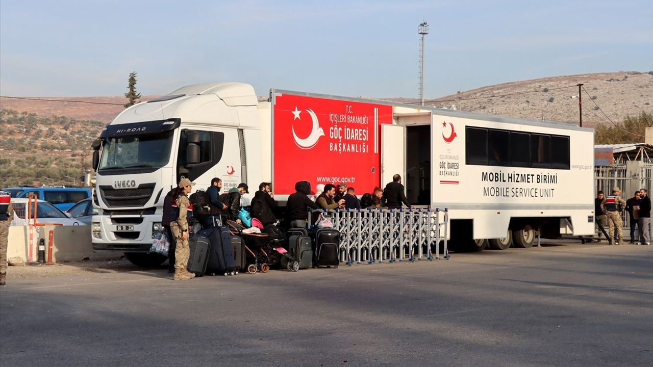 Hatay'da Suriyelilere Mobil Hizmet Aracı Görevlendirildi