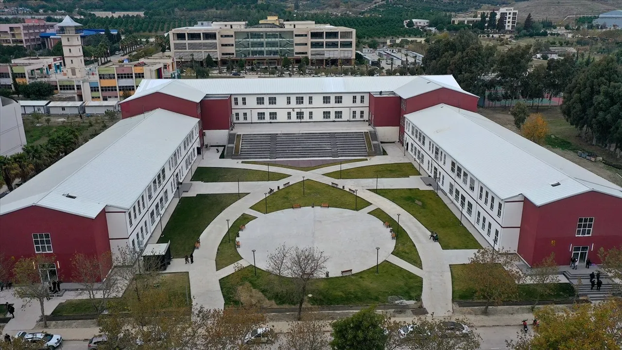 Hatay Mustafa Kemal Üniversitesinde Yüz Yüze Eğitimde Yeni Dönem: Merkezi Derslikler Hizmete Girdi