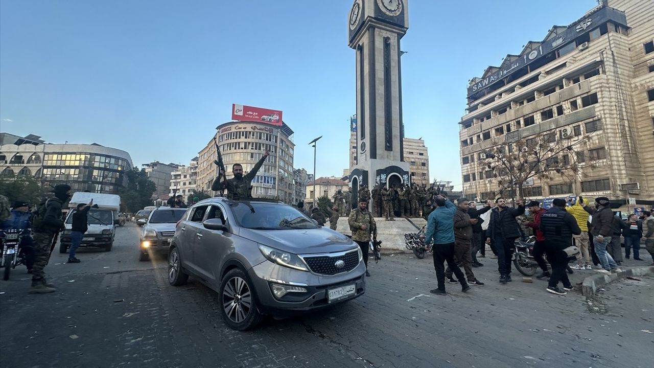 Humus'ta Rejim Karşıtı Gruplar Kontrolü Ele Geçirdi