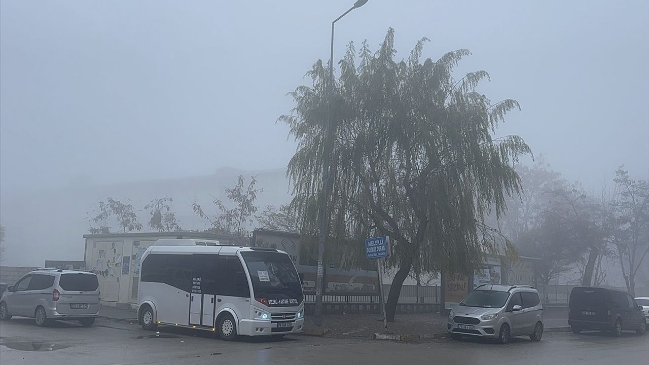 Iğdır'da Yoğun Sis Etkisi: Görüş Mesafesi 20 Metreye Düştü