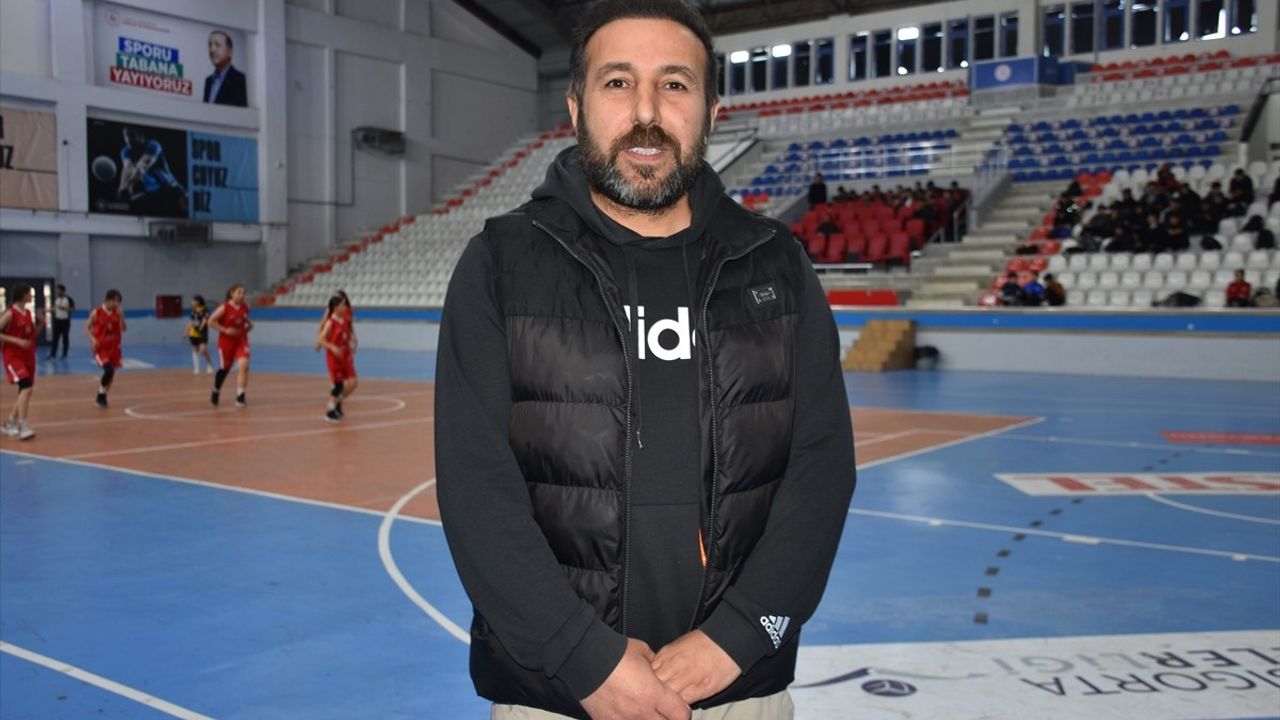 İşitme Engelli Milli Basketbolcu, Şırnaklı Öğrencileri Spora Kazandırıyor