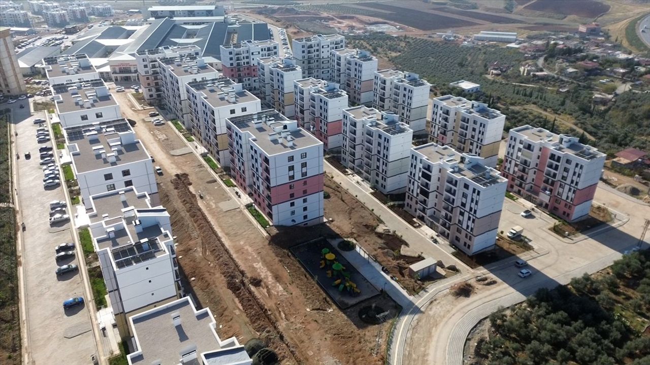 İskenderun'da 234 Depremzede Aileye Yeni Yuvaları Teslim Edildi