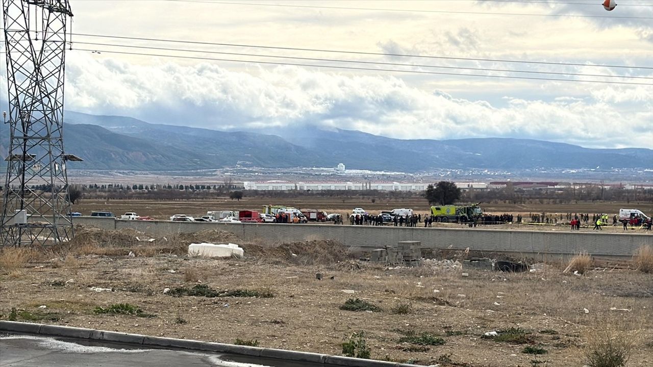 Isparta'da Askeri Helikopter Kazası: 5 Asker Şehit, 1 Yaralı