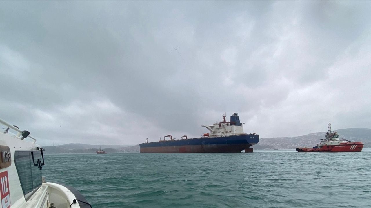 İstanbul Boğazı'nda Gemi Trafiği Çift Yönlü Olarak Durdu