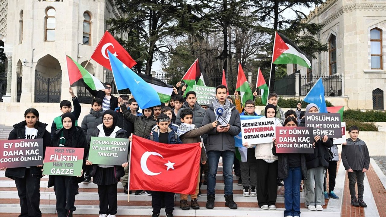 İstanbul'da Çocuklar, Filistin'deki Soykırımı Kınadı