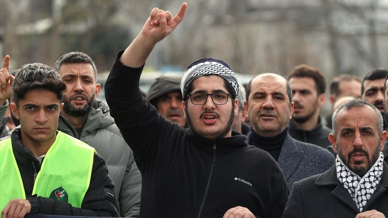 İstanbul’da Gazze Saldırılarına Karşı Protesto