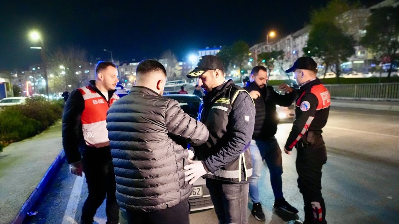 İstanbul Emniyet Müdürü Yıldız, Sultangazi'deki Asayiş Uygulamalarını Denetledi