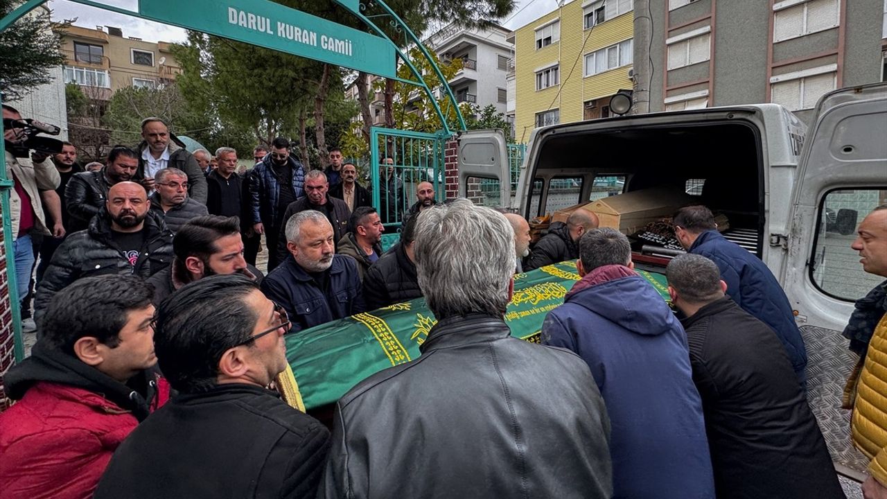 İzmir'de Cinayet: Eda Kuş Toprağa Verildi