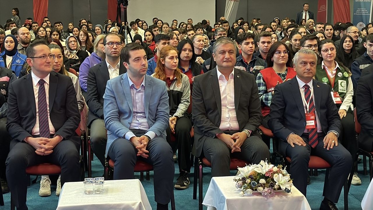 Karabük'te Gençlik Politika Belgesi Vizyon Çalıştayı ile Gelecek Planlanıyor