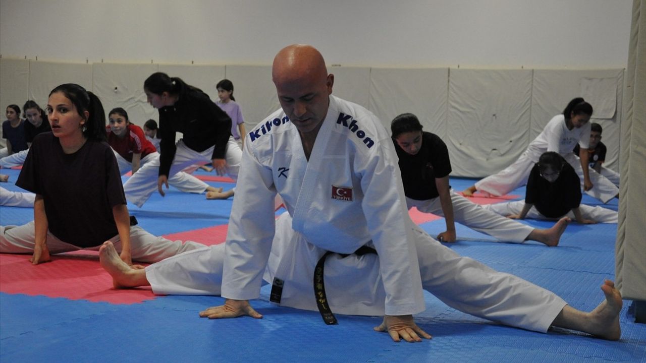 Karate Tutkunu Bankacı Mehmet Altunoğlu: Veteran Kategorisinde Zirveye Ulaştı