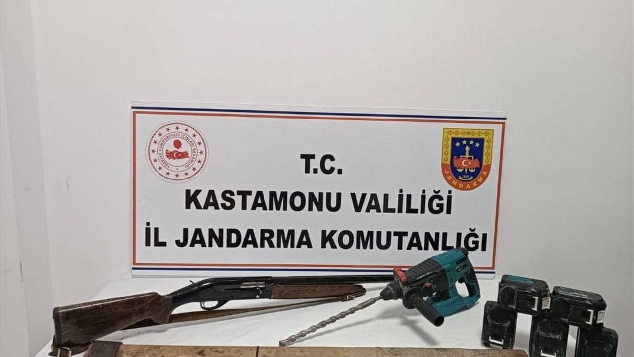 Kastamonu'da Kaçak Kazı Yapan İki Kişi Gözaltına Alındı