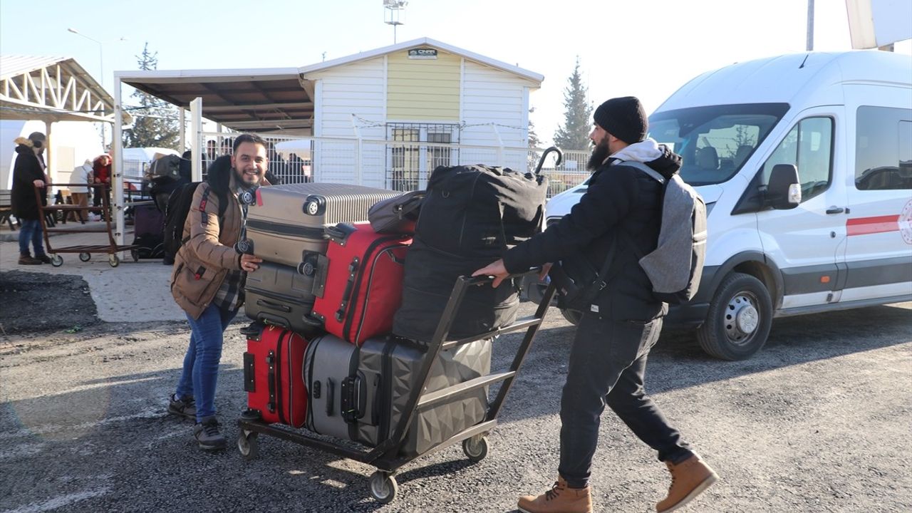 Kilis'teki Suriyelilerin Ülkelerine Dönüşü Devam Ediyor