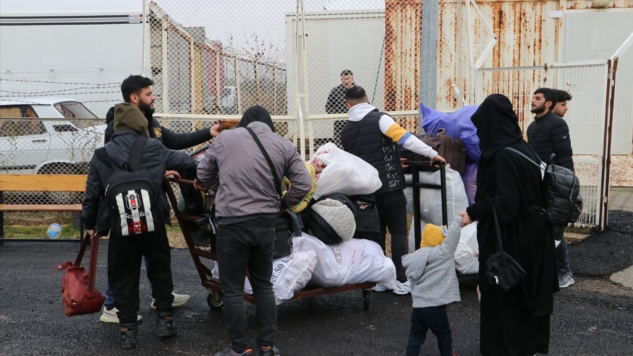 Kilis'ten Suriyelilerin Ülkesine Dönüşü Devam Ediyor