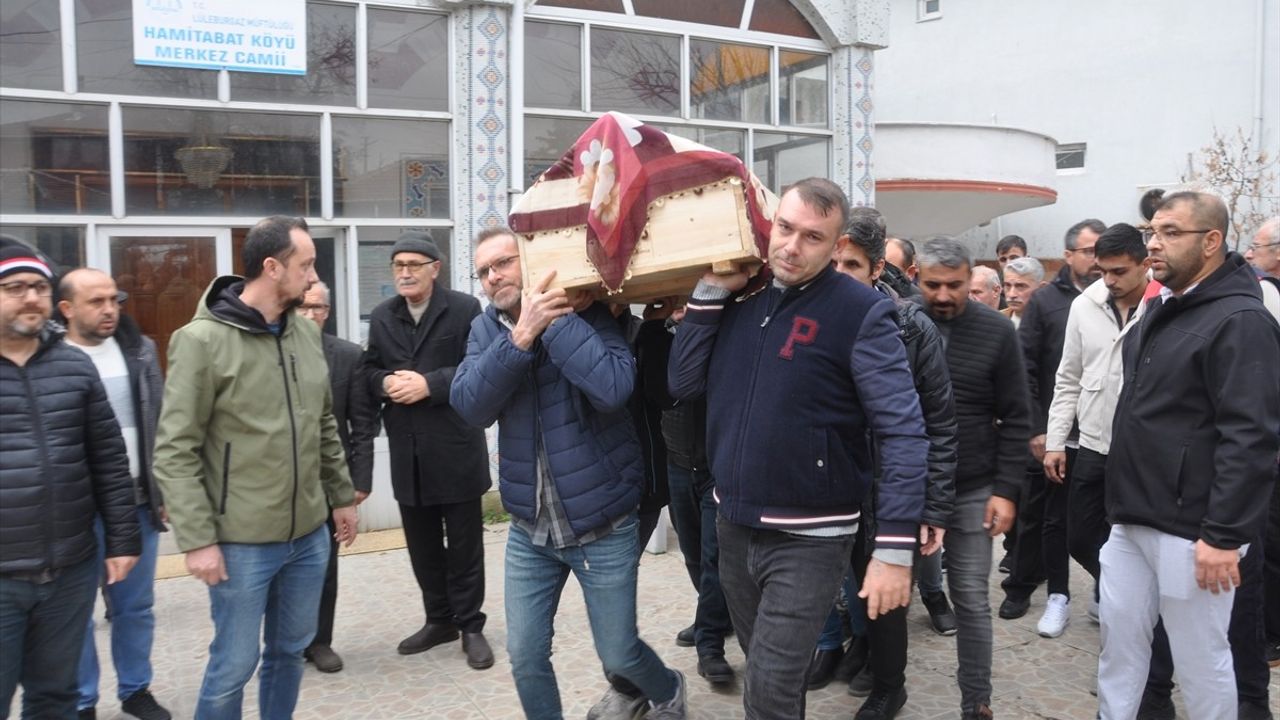 Kırklareli'nde Bıçakla Öldürülen Kadının Cenazesi Defnedildi