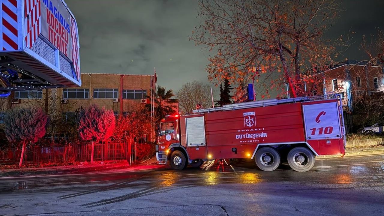 Kocaeli'de Fabrikada Patlama ve Yangın: Hasar Büyüdü